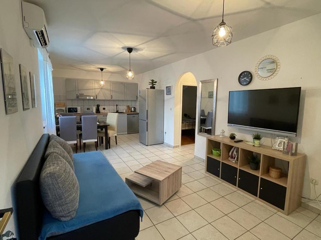 Apartments Antonija Punta Skala Next To Falkensteiner Resort 佩特坎内 外观 照片