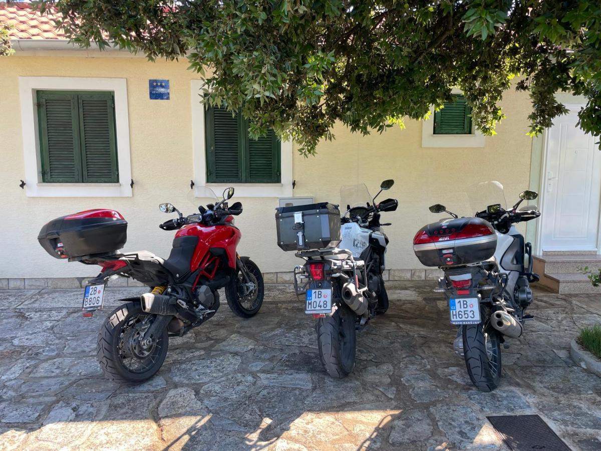 Apartments Antonija Punta Skala Next To Falkensteiner Resort 佩特坎内 外观 照片