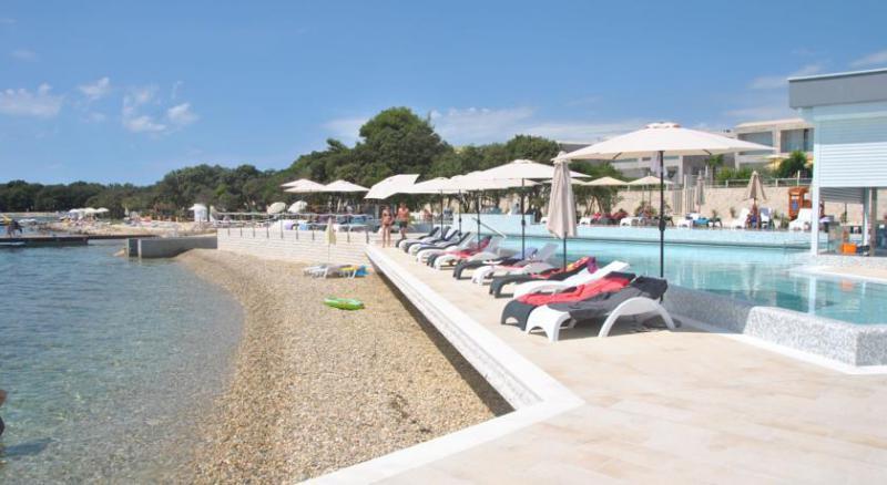Apartments Antonija Punta Skala Next To Falkensteiner Resort 佩特坎内 外观 照片