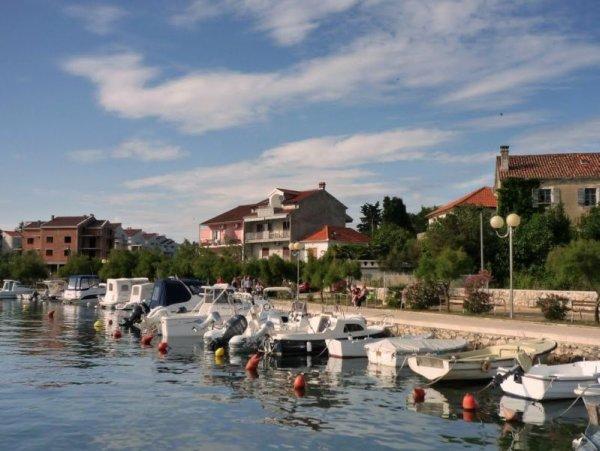 Apartments Antonija Punta Skala Next To Falkensteiner Resort 佩特坎内 外观 照片